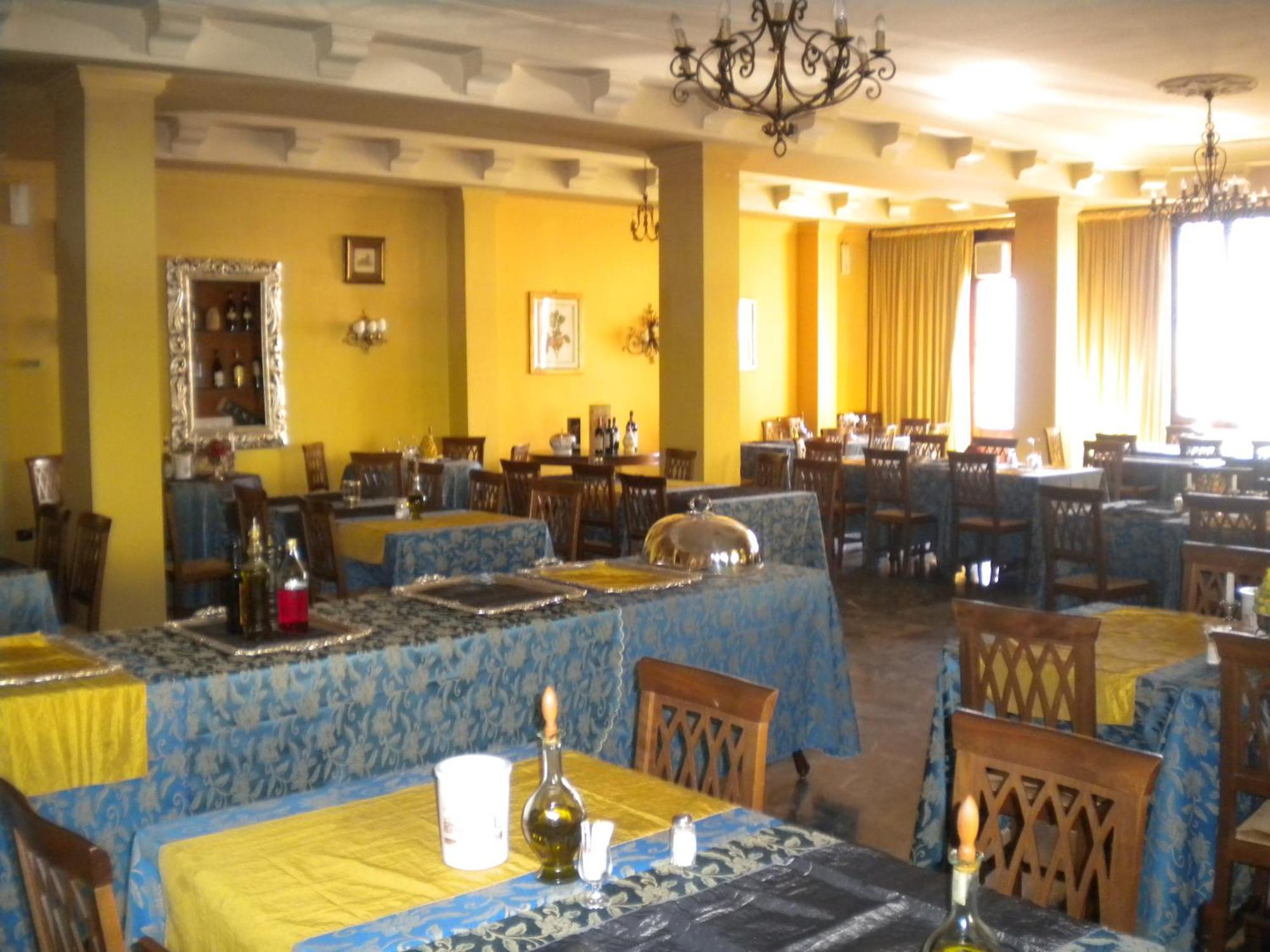 Hotel Corallo มอนเตกาตินี แตร์เม ภายนอก รูปภาพ