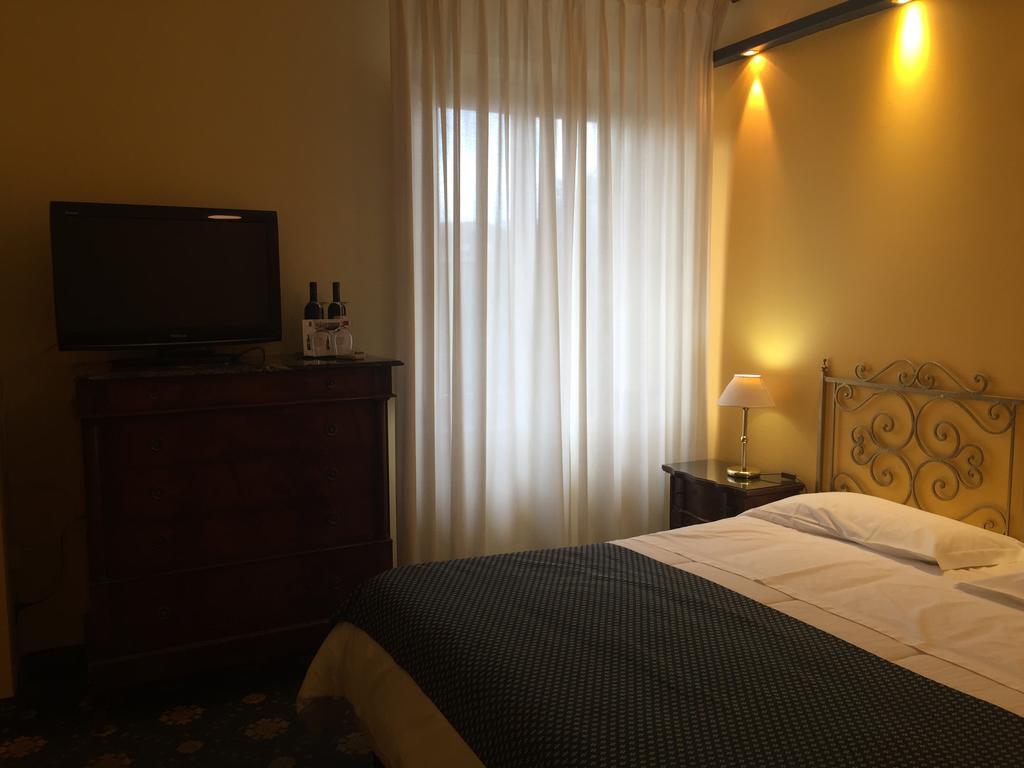 Hotel Corallo มอนเตกาตินี แตร์เม ภายนอก รูปภาพ