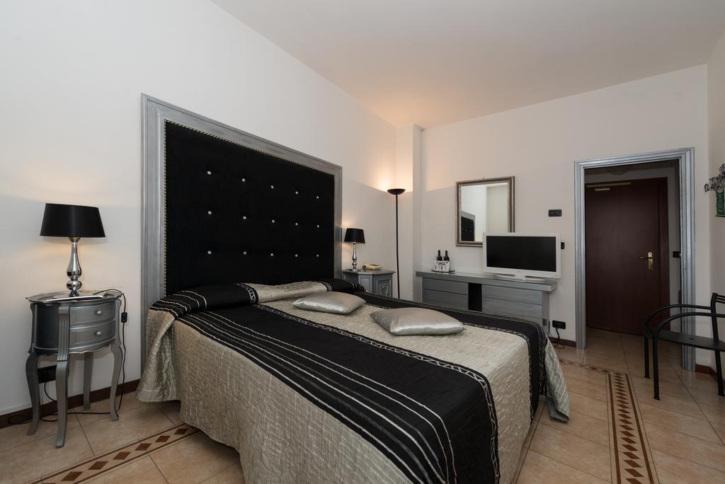 Hotel Corallo มอนเตกาตินี แตร์เม ภายนอก รูปภาพ
