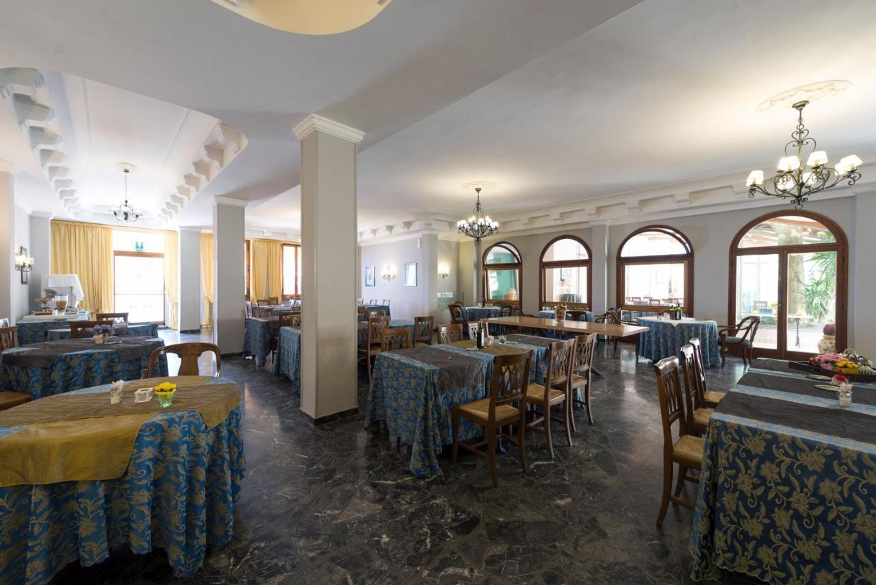 Hotel Corallo มอนเตกาตินี แตร์เม ภายนอก รูปภาพ