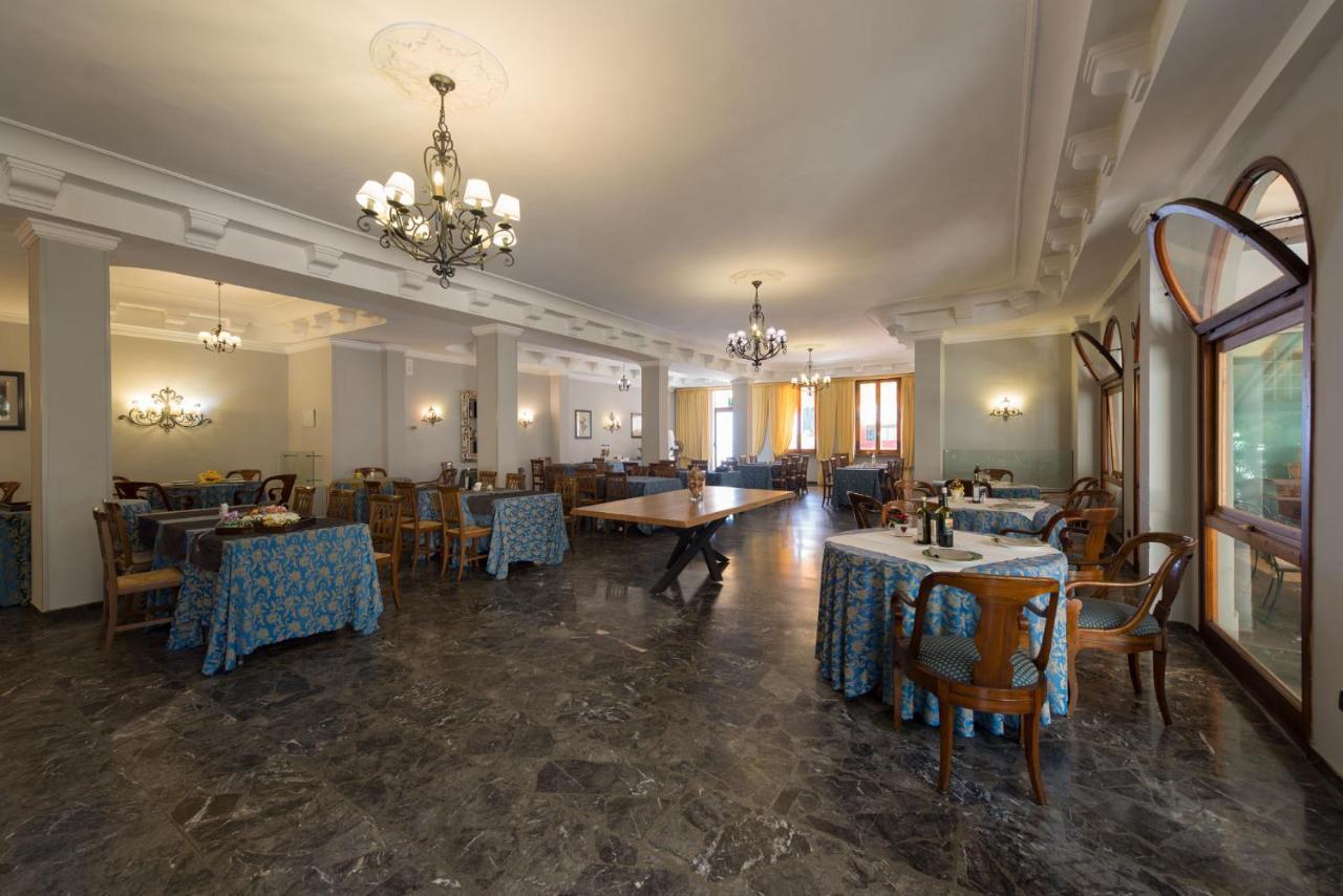 Hotel Corallo มอนเตกาตินี แตร์เม ภายนอก รูปภาพ